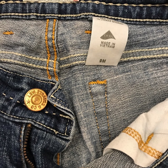 Levi Jeans - Picture 3 of 4